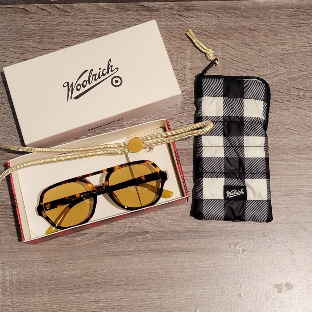 Woolrich x Target Adult Plaid Sunglasses & Accessories Set